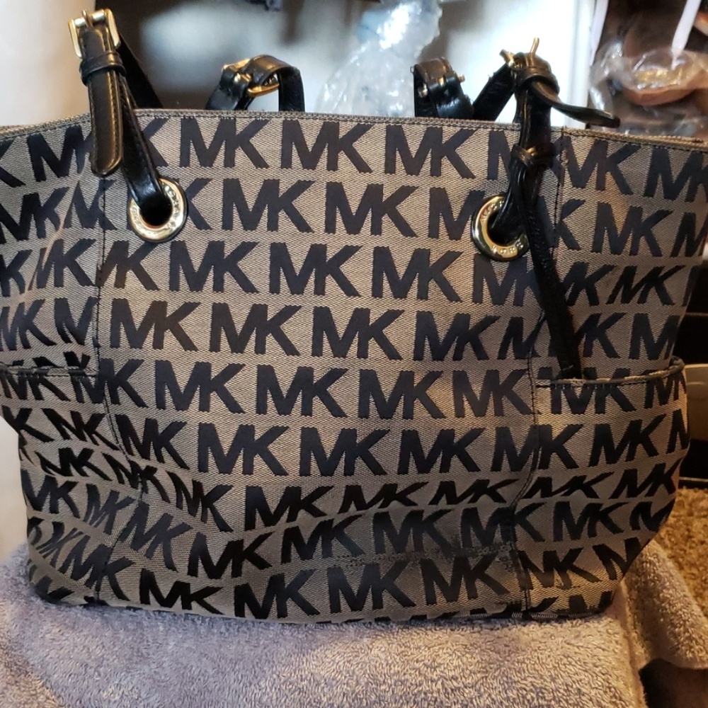 MK women purse